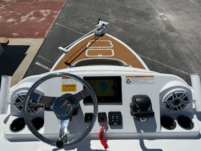 Slide: The Image of Sportsman Masters 267OE Bay Boat 2023 - 21