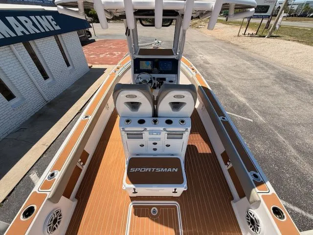 Slide: The Image of Sportsman Masters 267OE Bay Boat 2023 - 31