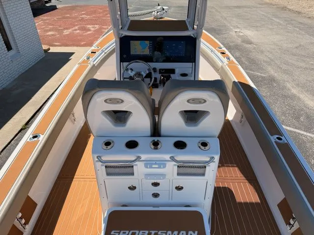 Slide: The Image of Sportsman Masters 267OE Bay Boat 2023 - 32