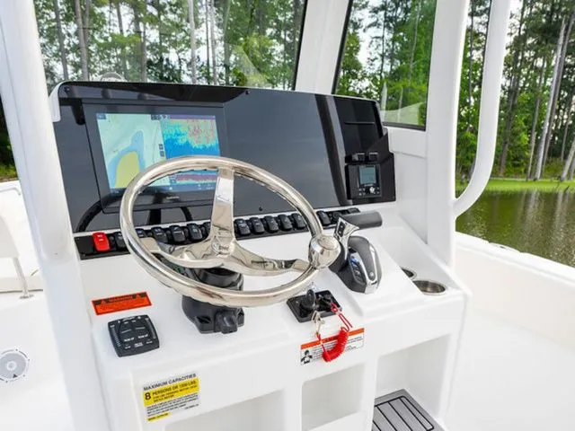 Slide: The Image of Sea Hunt Ultra 235 SE 2026 - 12