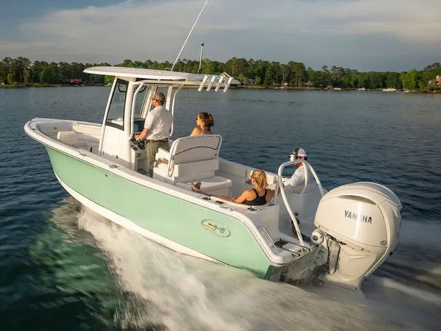 Slide: The Image of Sea Hunt Ultra 235 SE 2026 - 3