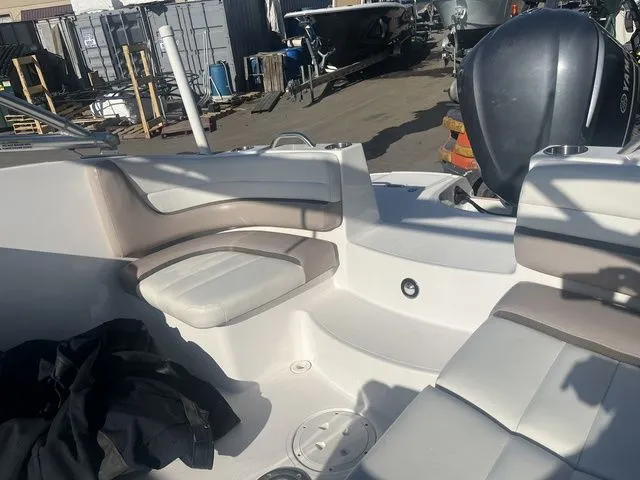 Slide: The Image of Hurricane SunDeck 2690 OB 2014 - 5