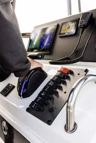 Slide: The Image of Parker Marine 210 Coastal 2026 - 4