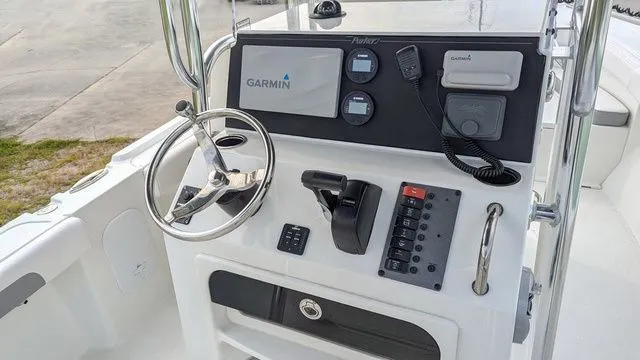 Slide: The Image of Parker Marine 210 Coastal 2026 - 7