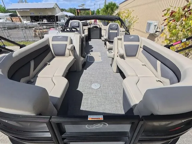 Slide: The Image of Barletta 22 QC 2023 - 9