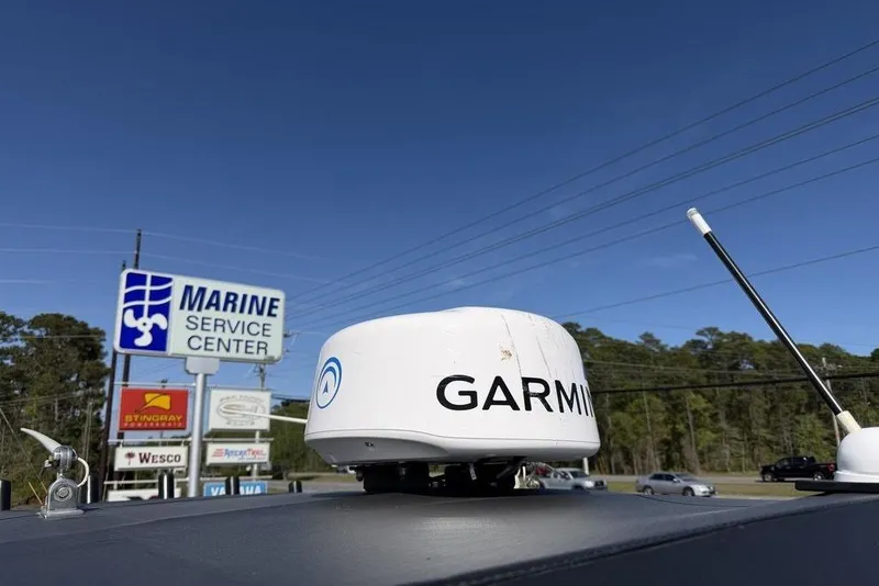 Slide: The Image of Garmin marine radar on Fountain Bluewater 34 CC, 2004, near Marine Service Center. - 62