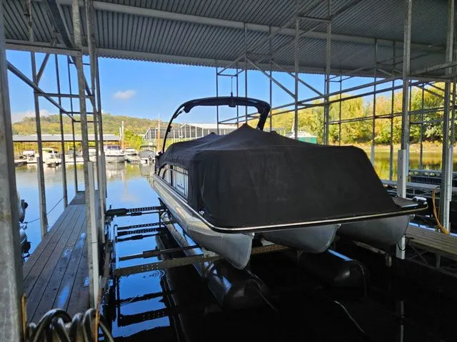 Slide: The Image of Bennington 25 RCWX1 - 10FT Wide Single Engine 2016 - 20