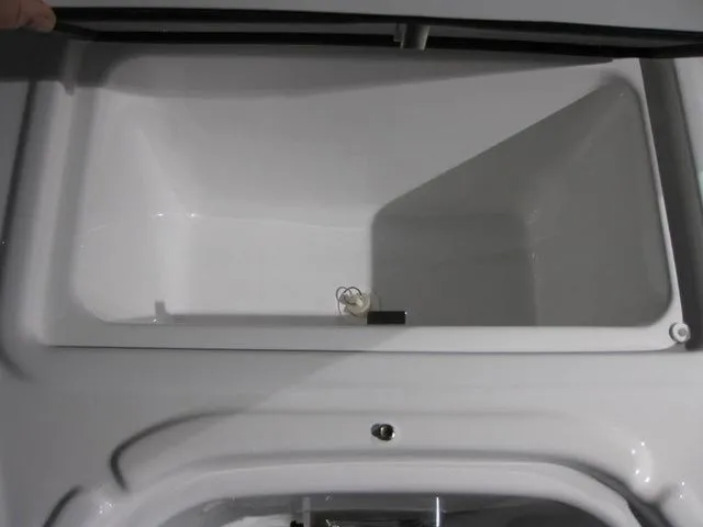 Slide: The Image of Four Winns HD3C OB W/ MERCURY 250XL VERADO 2025 - 15