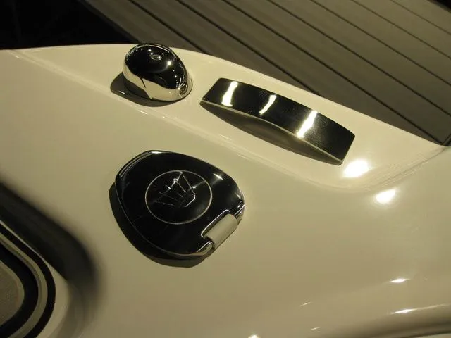 Slide: The Image of Four Winns HD3C OB W/ MERCURY 250XL VERADO 2025 - 18