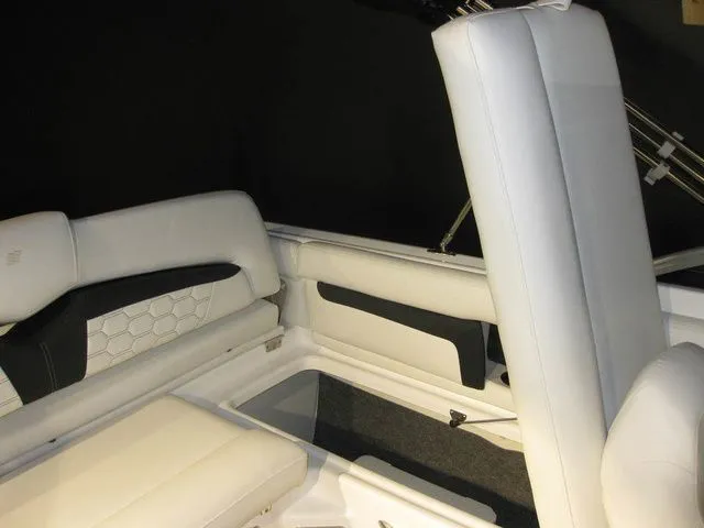 Slide: The Image of Four Winns HD3C OB W/ MERCURY 250XL VERADO 2025 - 23