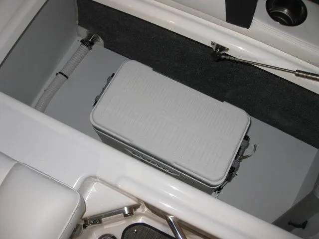 Slide: The Image of Four Winns HD3C OB W/ MERCURY 250XL VERADO 2025 - 24