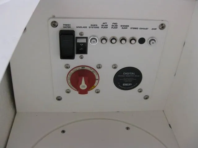 Slide: The Image of Four Winns HD3C OB W/ MERCURY 250XL VERADO 2025 - 26