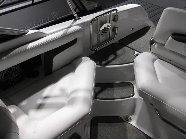 Slide: The Image of Four Winns HD3C OB W/ MERCURY 250XL VERADO 2025 - 27