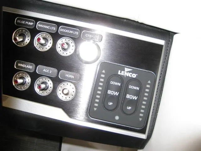 Slide: The Image of Four Winns HD3C OB W/ MERCURY 250XL VERADO 2025 - 34