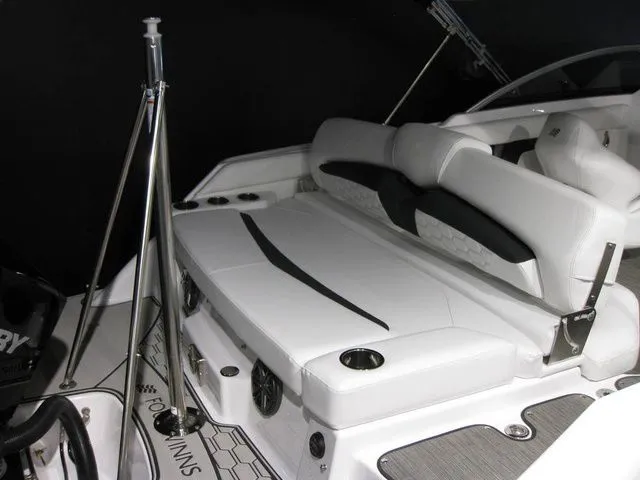 Slide: The Image of Four Winns HD3C OB W/ MERCURY 250XL VERADO 2025 - 35