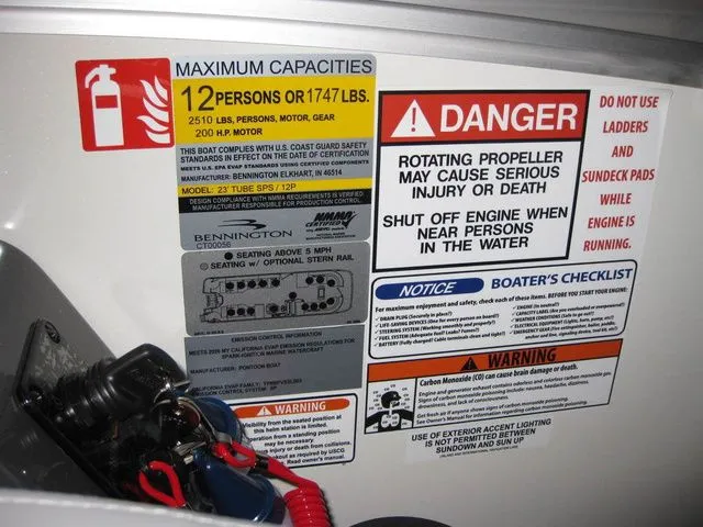 Slide: The Image of Bennington 24MSLSF Tritoon W/200 HP Yamaha Motor 2026 - 12