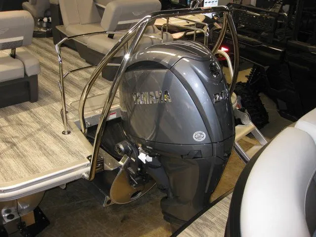 Slide: The Image of Bennington 24MSLSF Tritoon W/200 HP Yamaha Motor 2026 - 14
