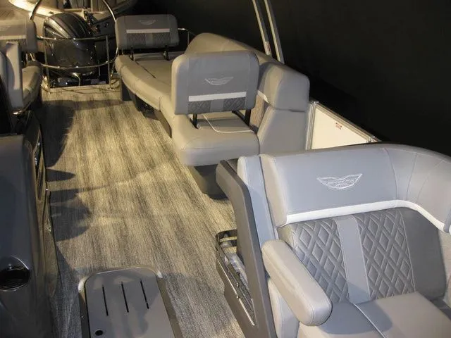 Slide: The Image of Bennington 24MSLSF Tritoon W/200 HP Yamaha Motor 2026 - 22