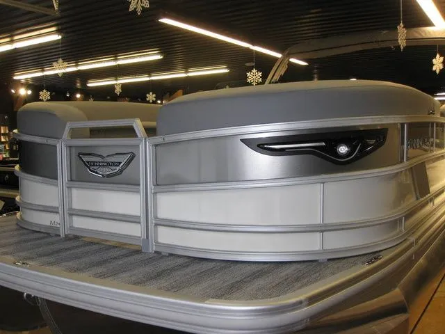 Slide: The Image of Bennington 24MSLSF Tritoon W/200 HP Yamaha Motor 2026 - 3