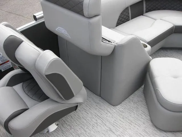 Slide: The Image of Bennington 23LTFBSE W/250 HP YAMAHA OB 2025 - 10