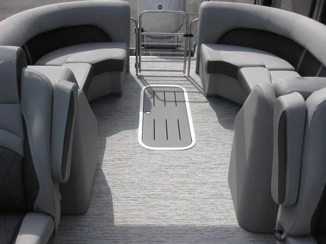 Slide: The Image of Bennington 23LTFBSE W/250 HP YAMAHA OB 2025 - 25