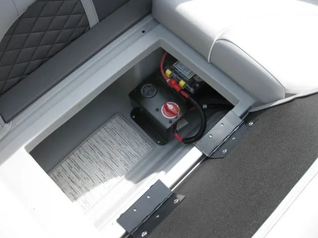 Slide: The Image of Bennington 23LTFBSE W/250 HP YAMAHA OB 2025 - 28