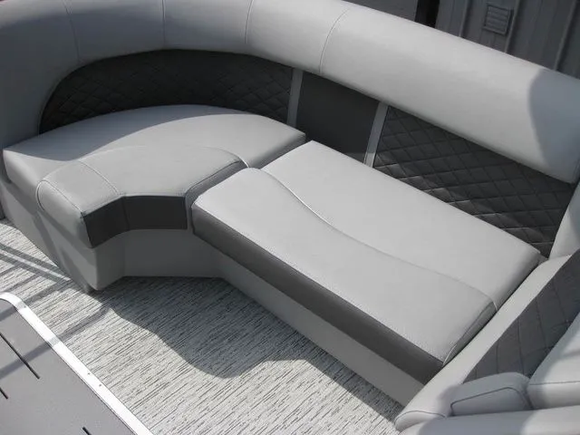 Slide: The Image of Bennington 23LTFBSE W/250 HP YAMAHA OB 2025 - 30