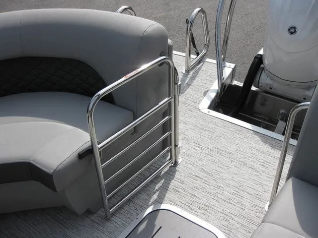 Slide: The Image of Bennington 23LTFBSE W/250 HP YAMAHA OB 2025 - 34