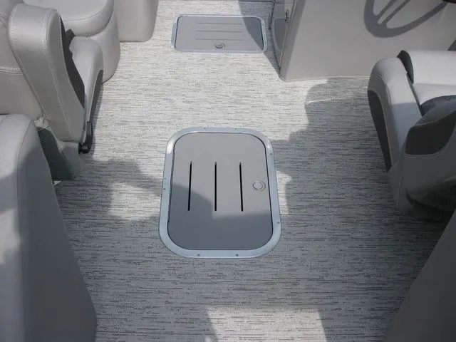 Slide: The Image of Bennington 23LTFBSE W/250 HP YAMAHA OB 2025 - 37