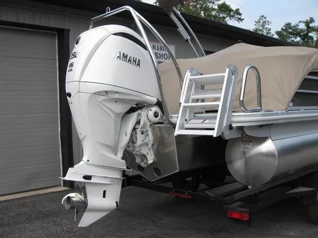 Slide: The Image of Bennington 23LTFBSE W/250 HP YAMAHA OB 2025 - 40