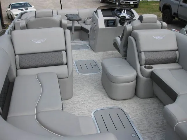 Slide: The Image of Bennington 23LTFBSE W/250 HP YAMAHA OB 2025 - 6