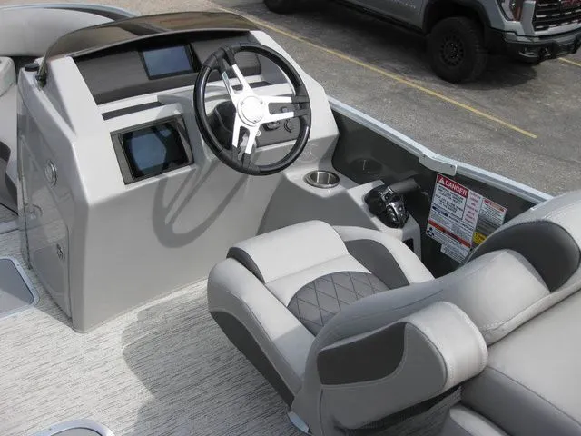 Slide: The Image of Bennington 23LTFBSE W/250 HP YAMAHA OB 2025 - 8