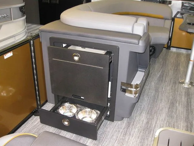 Slide: The Image of Bennington M Swingback 22 MSB 2026 - 14