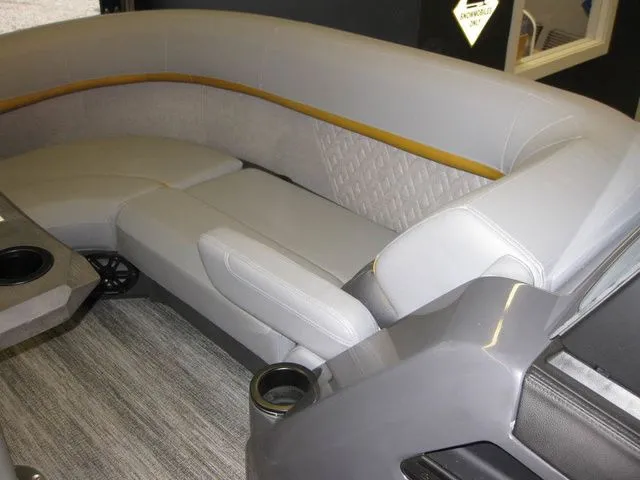 Slide: The Image of Bennington M Swingback 22 MSB 2026 - 20