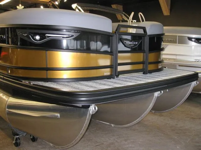 Slide: The Image of Bennington M Swingback 22 MSB 2026 - 4