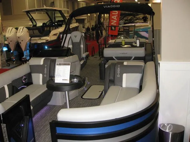 Slide: The Image of Viaggio Z22D TRI-TOON W/ YAMAHA F250XB MOTOR 2026 - 12