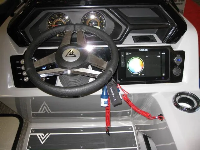 Slide: The Image of Viaggio Z22D TRI-TOON W/ YAMAHA F250XB MOTOR 2026 - 13