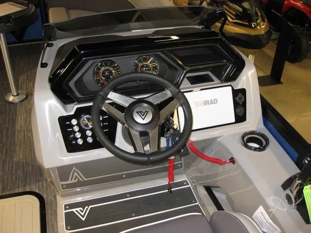 Slide: The Image of Viaggio Z22D TRI-TOON W/ YAMAHA F250XB MOTOR 2026 - 14