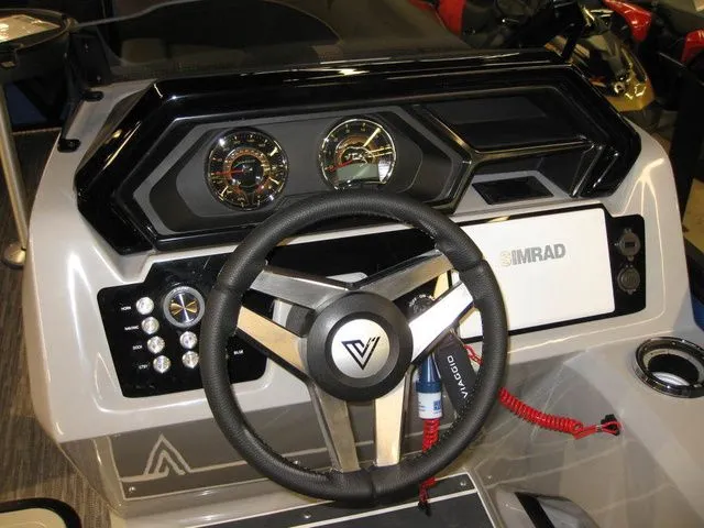 Slide: The Image of Viaggio Z22D TRI-TOON W/ YAMAHA F250XB MOTOR 2026 - 15