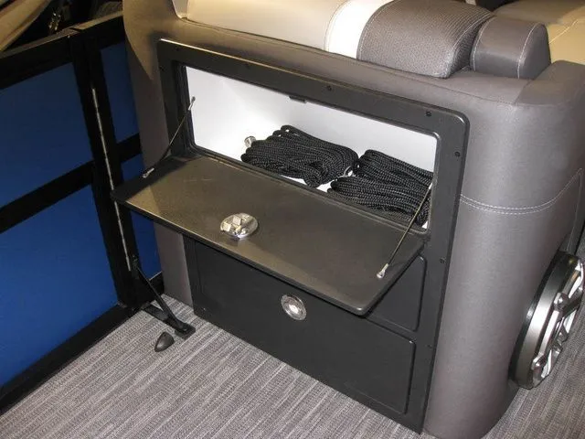 Slide: The Image of Viaggio Z22D TRI-TOON W/ YAMAHA F250XB MOTOR 2026 - 26