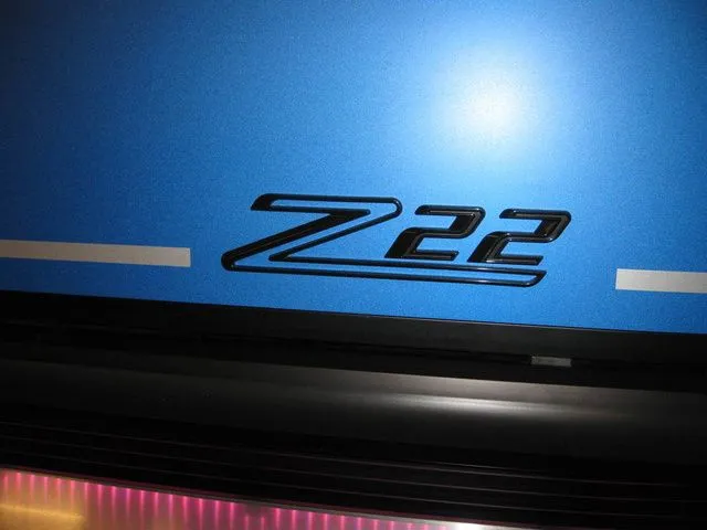 Slide: The Image of Viaggio Z22D TRI-TOON W/ YAMAHA F250XB MOTOR 2026 - 3