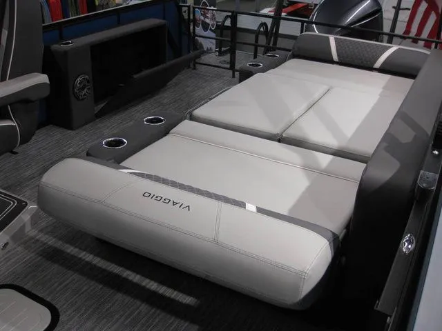 Slide: The Image of Viaggio Z22D TRI-TOON W/ YAMAHA F250XB MOTOR 2026 - 35