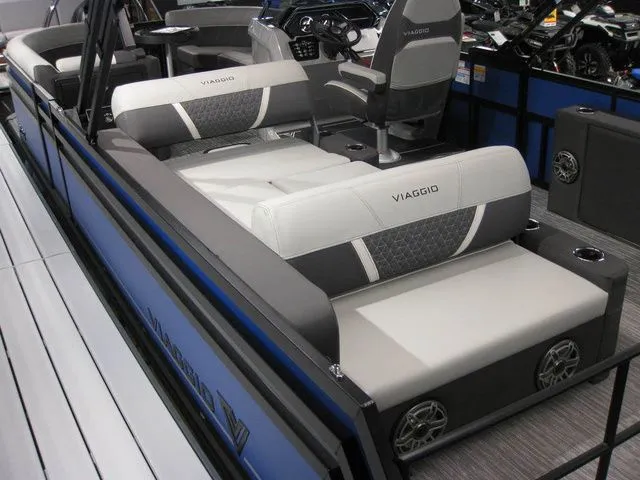 Slide: The Image of Viaggio Z22D TRI-TOON W/ YAMAHA F250XB MOTOR 2026 - 37