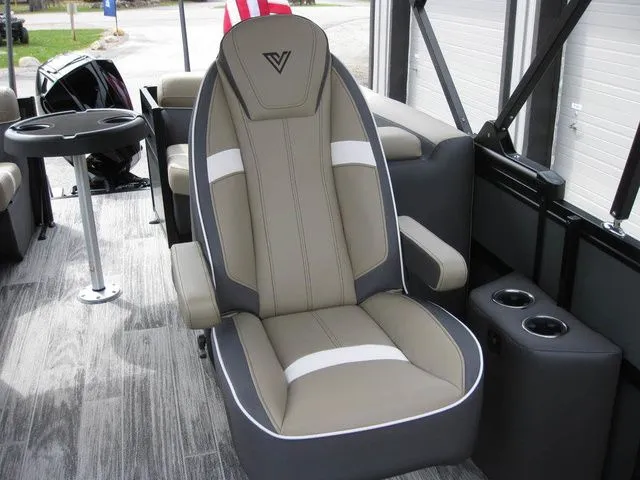 Slide: The Image of Viaggio X22U TRI-TOON W/MERCURY 200XL OUTBOARD MOTOR 2026 - 14