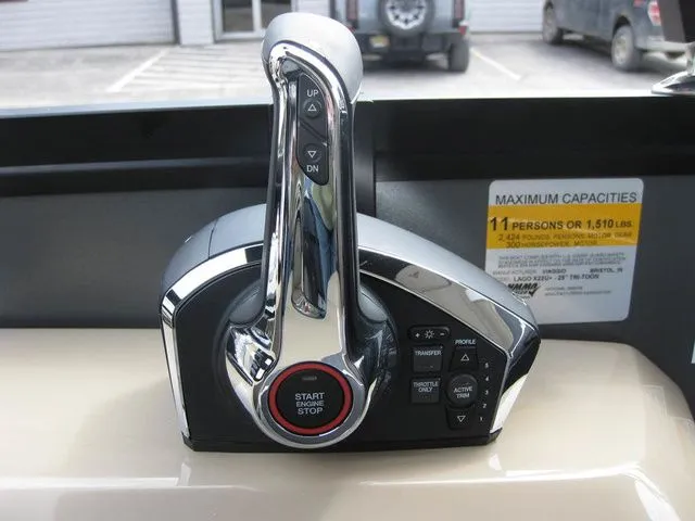 Slide: The Image of Viaggio X22U TRI-TOON W/MERCURY 200XL OUTBOARD MOTOR 2026 - 19