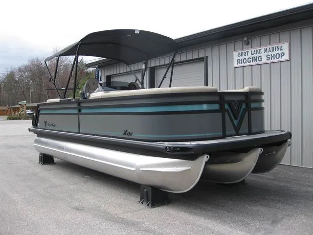 Slide: The Image of Viaggio X22U TRI-TOON W/MERCURY 200XL OUTBOARD MOTOR 2026 - 6