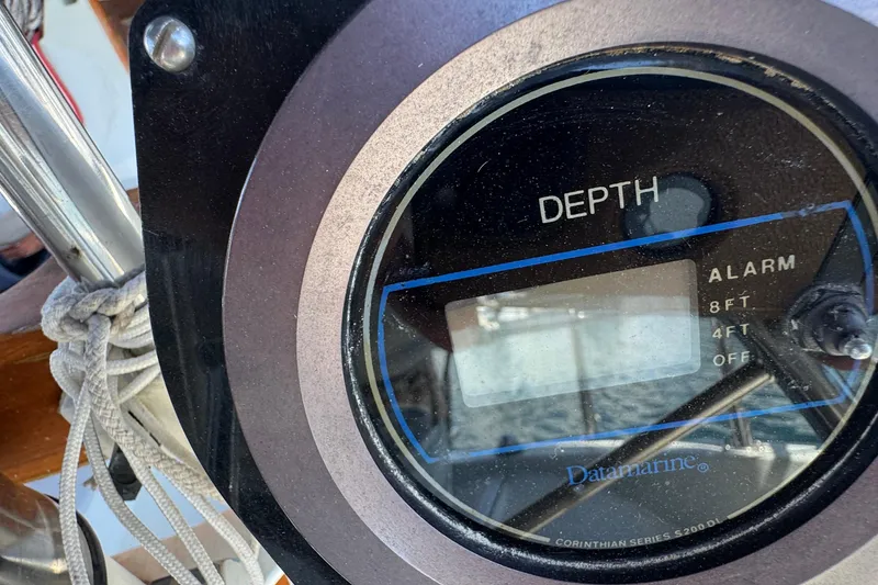Slide: The Image of Depth gauge on 1989 Ericson Sloop, Datamarine Corinthian Series S200DL. - 14