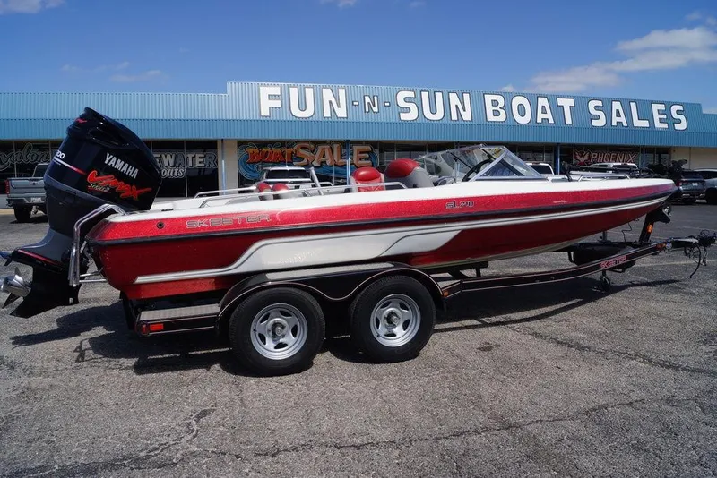 The Image of 2002 Skeeter SL 210 boat with Yamaha engine at Fun-N-Sun Boat Sales dealership. - 0