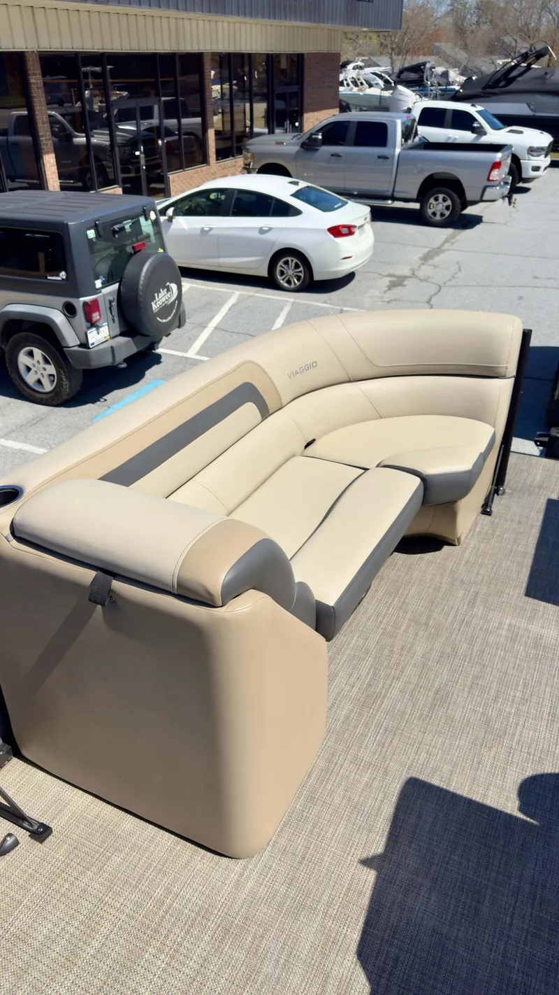 Slide: The Image of Viaggio Lago 22 U 2022 - 9