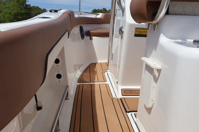 Slide: The Image of Pioneer 202 Sportfish 2024 - 12